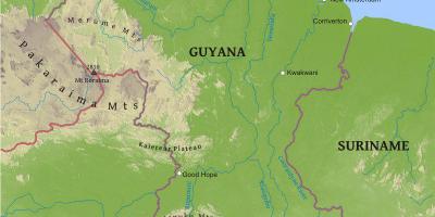 Mapa Guyany ukazuje nízké pobřežní pláně